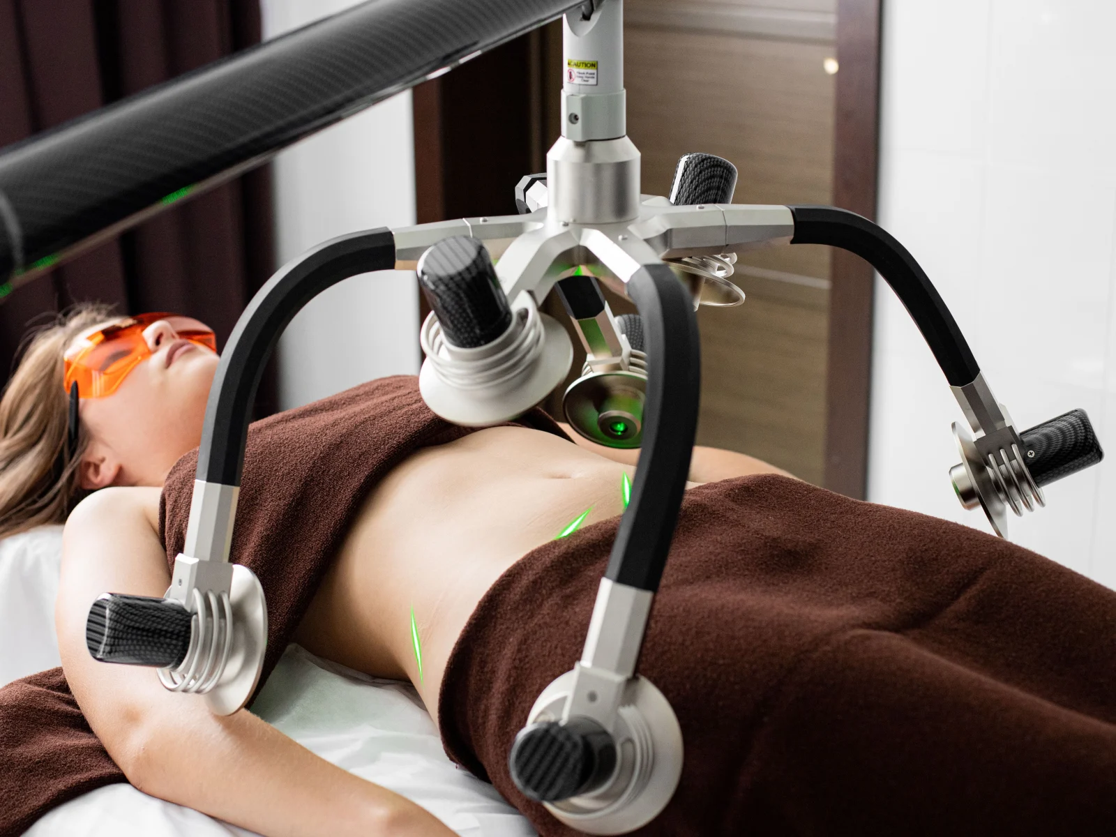 Non invasive body contouring device